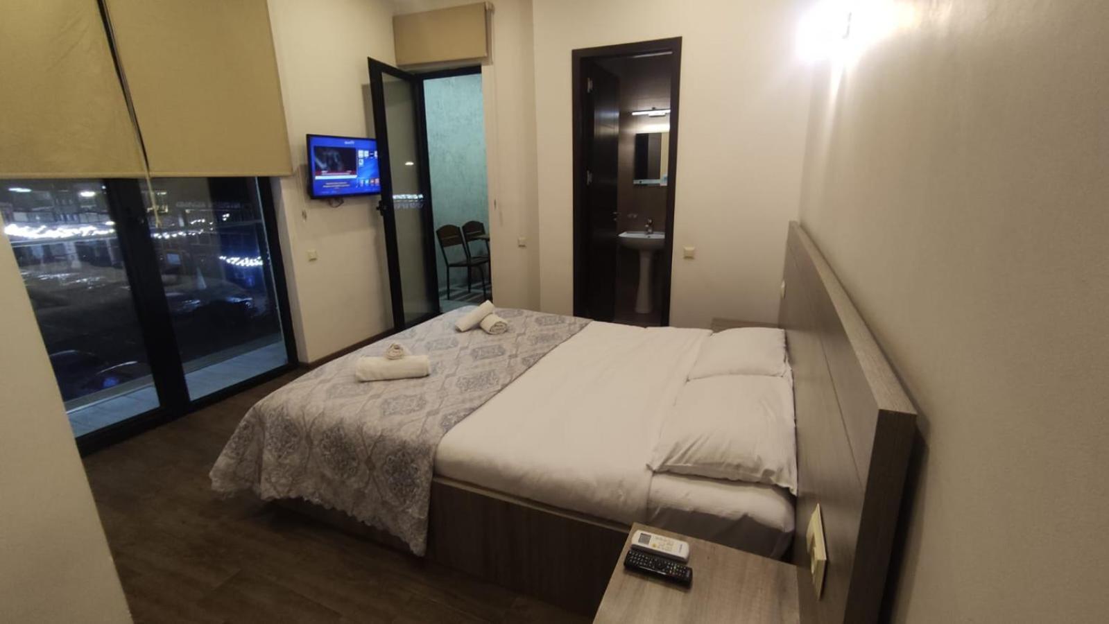 Batumi Hotel Bagian luar foto