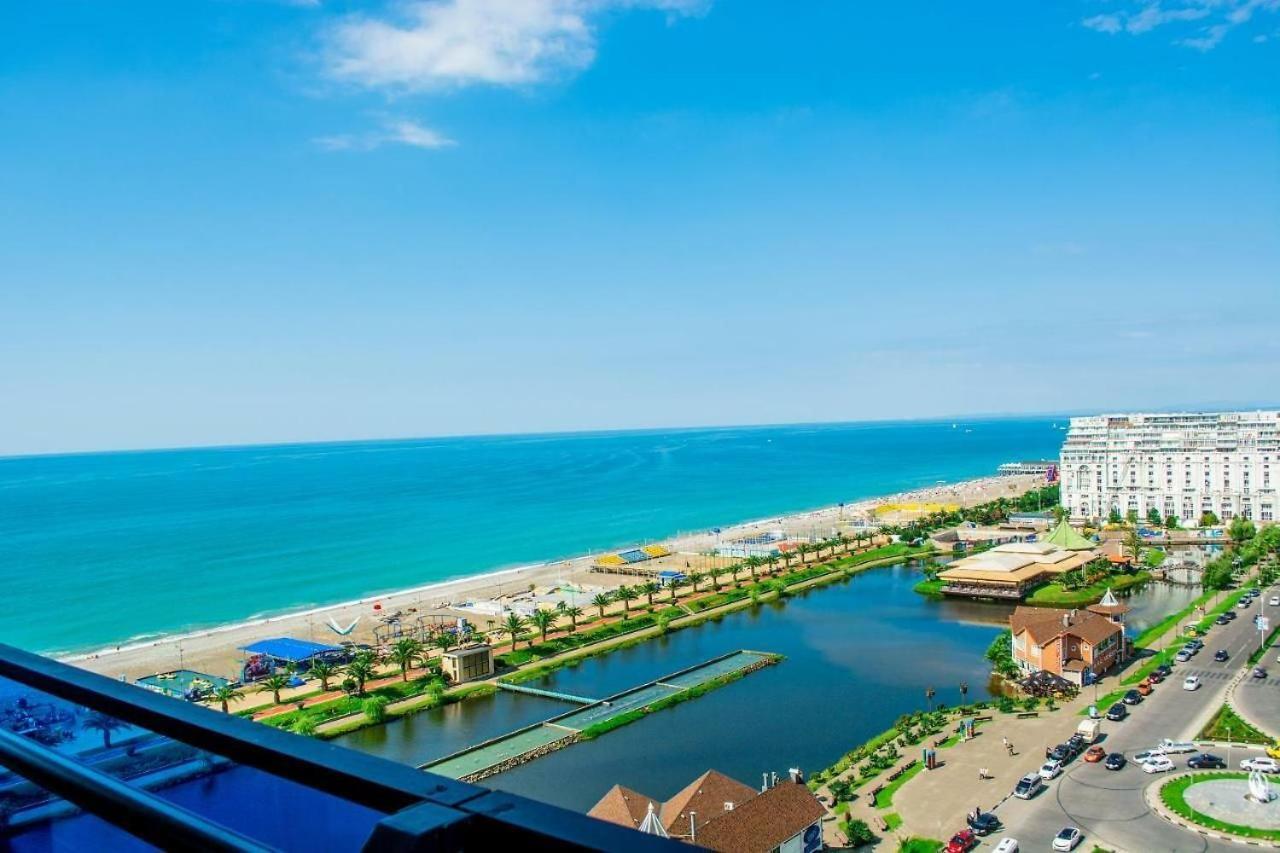 Batumi Hotel Bagian luar foto