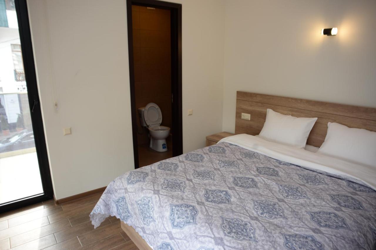 Batumi Hotel Bagian luar foto